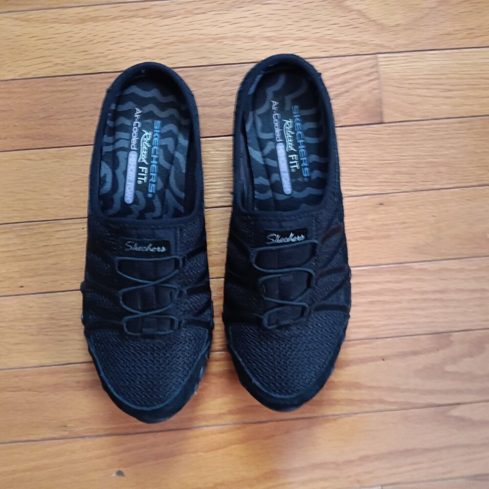 *Price Drop* Skechers Relaxed Fit Air Cooled Memory Foam Clogs, size 7.